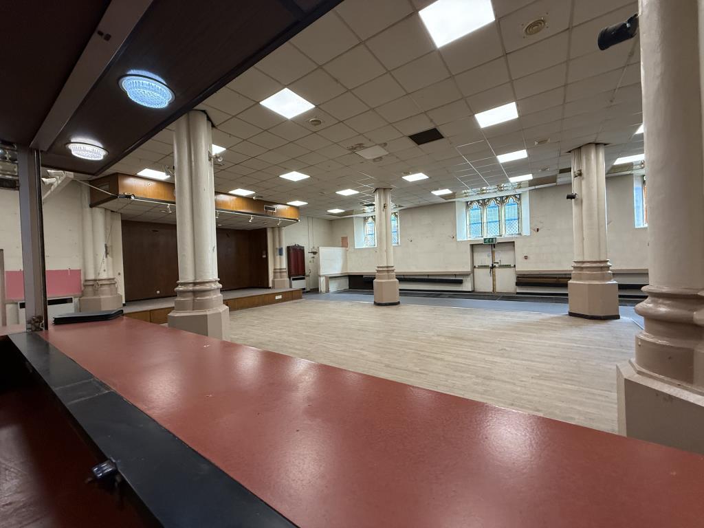 Lot: 108 - FORMER CHURCH AND NAVAL CLUB - Behind the bar